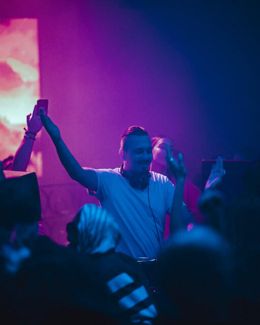 Dan Tanev Playing live Artist Music Producer DJ Photo